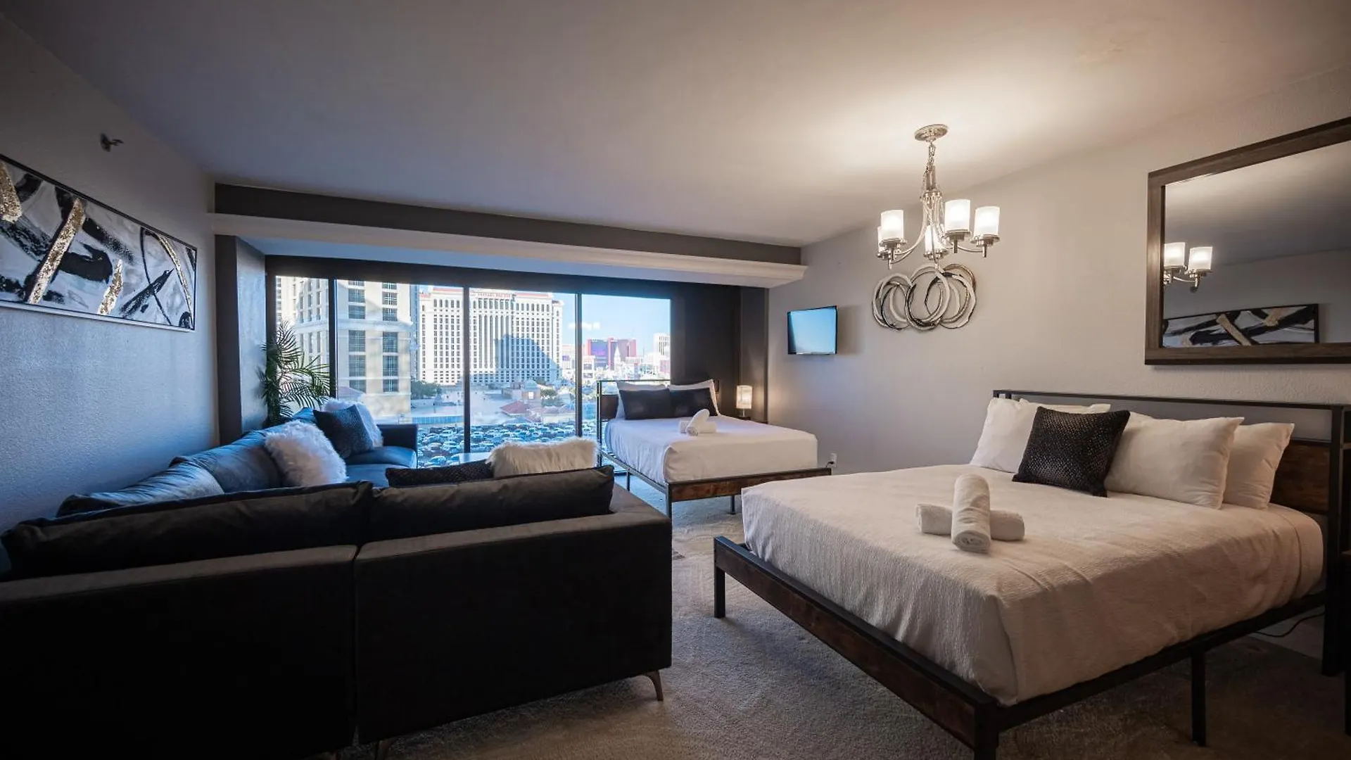 Iconic Vegas Views - 6 Comfy Beds, No Resort Fees, Center Strip! لاس فيغاس