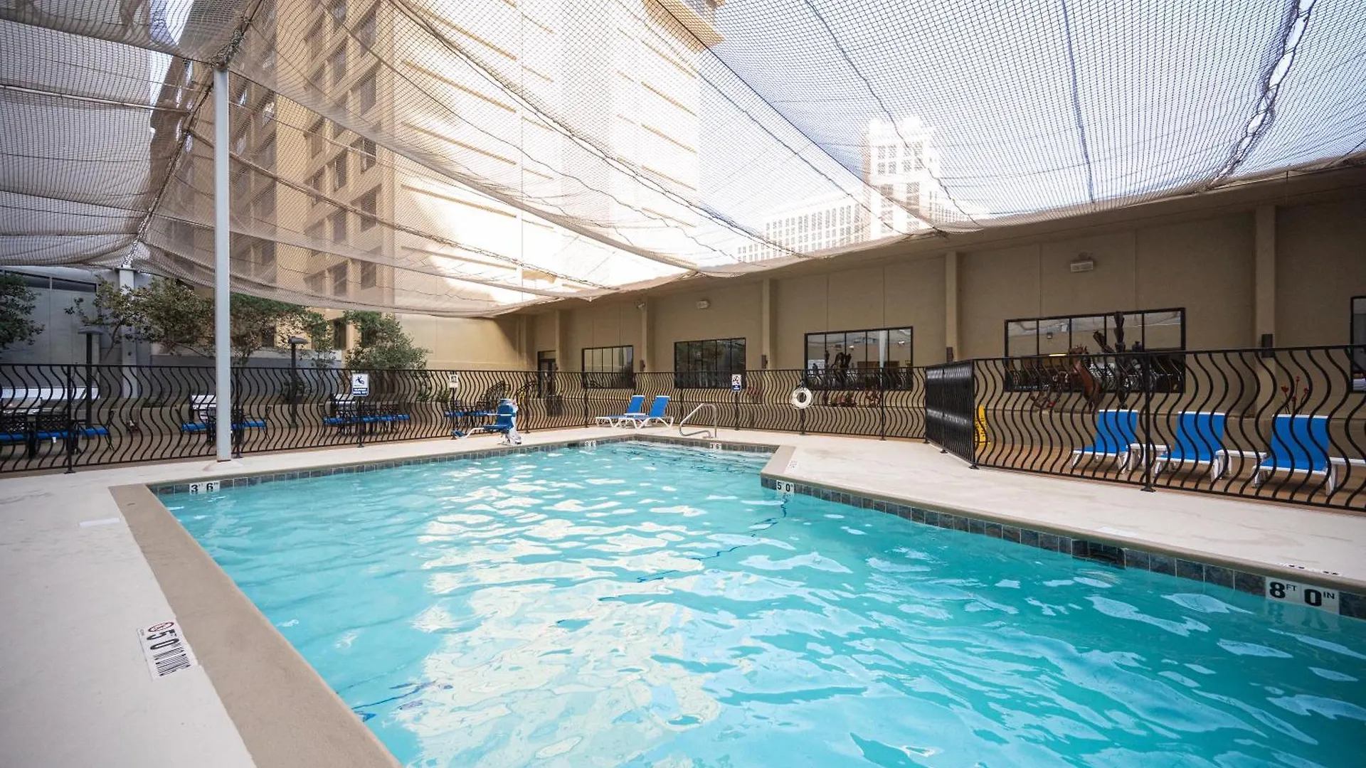 شقة Iconic Vegas Views - 6 Comfy Beds, No Resort Fees, Center Strip! لاس فيغاس